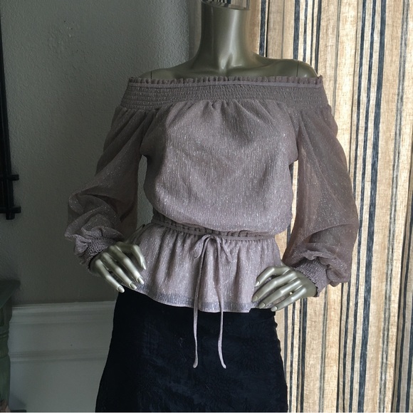 EUC WHITE HOUSE BLACK MARKET Shimmer Pale Pink Smocked Off the Shoulder Top S - Picture 4 of 10